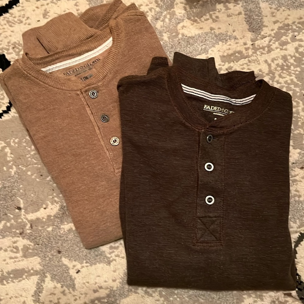 Lot (2) Men’s Pullover Shirts